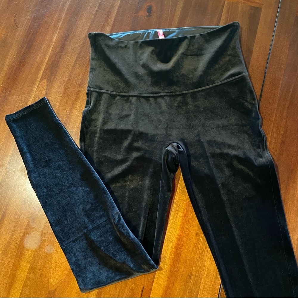 SPANX Leggings! Women’s Classic Velvet